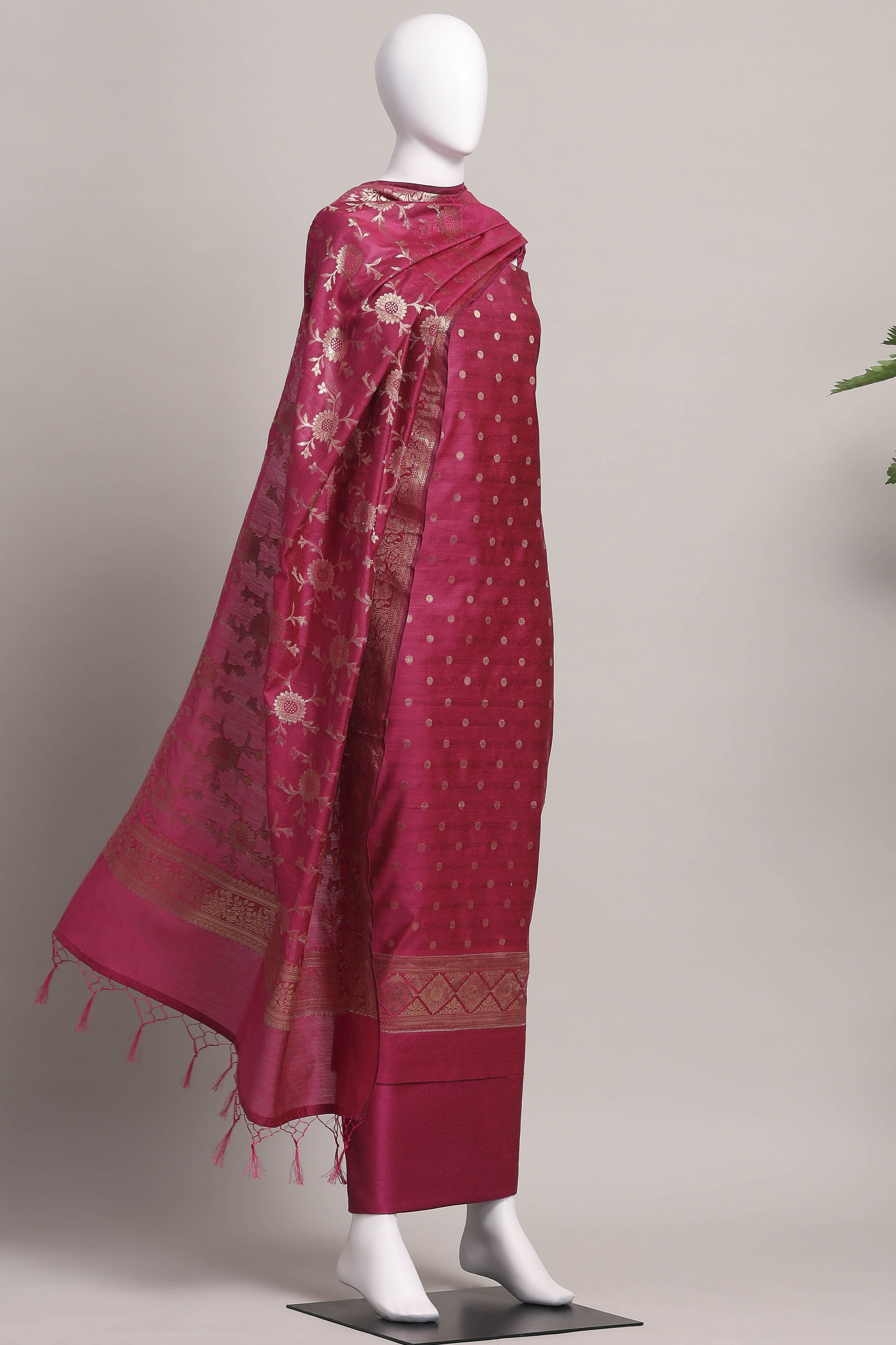 Red Banarasi Chanderi Banarasi Print Unstitched Suit Set image number 4