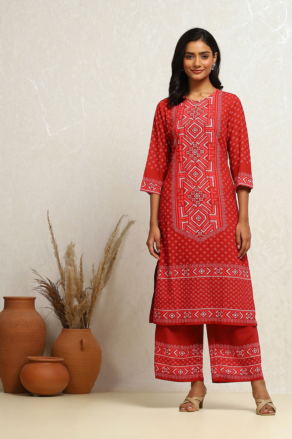Red Crepe Printed Straight Kurta Set image number 6