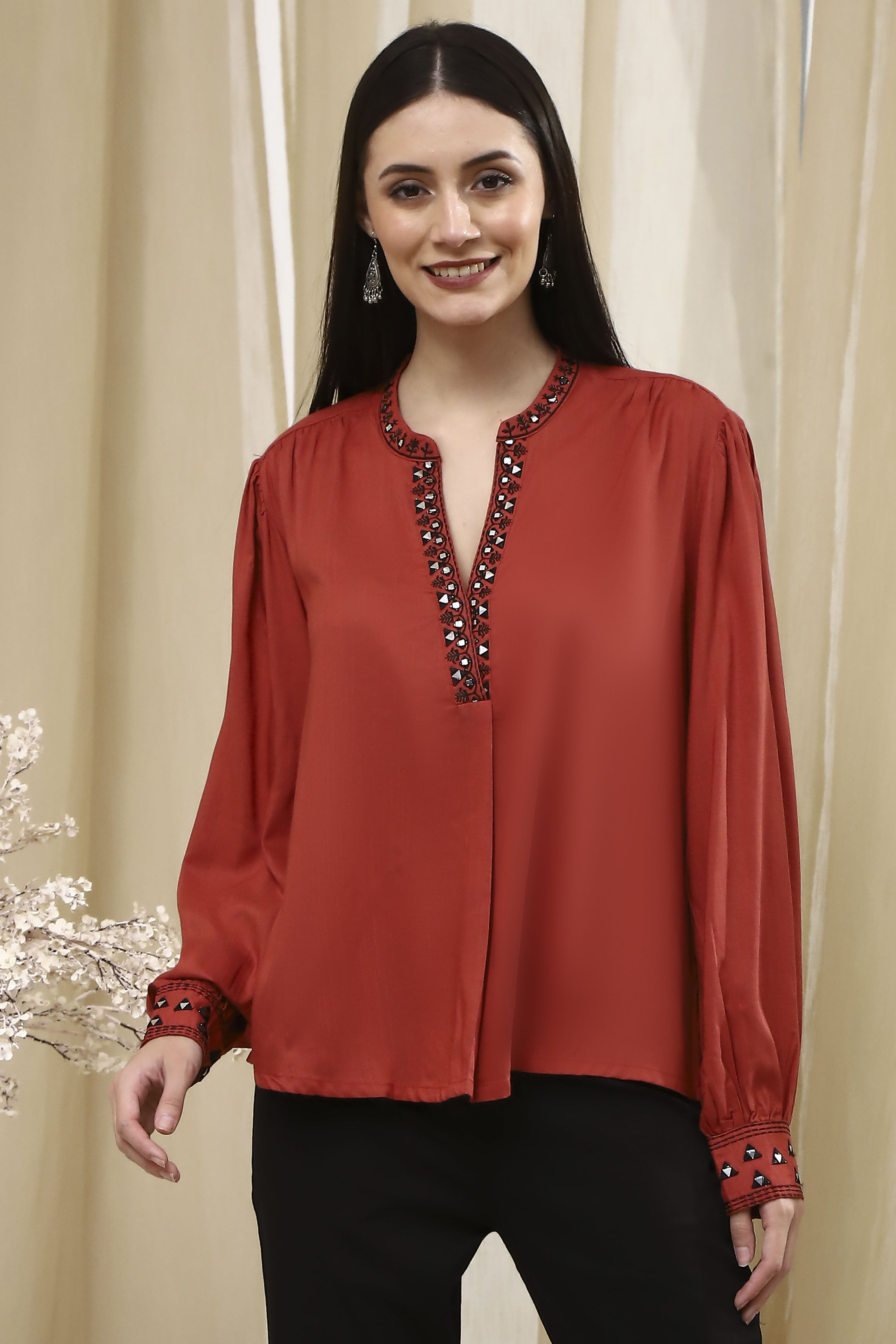 Black Solid Straight Top image number 5