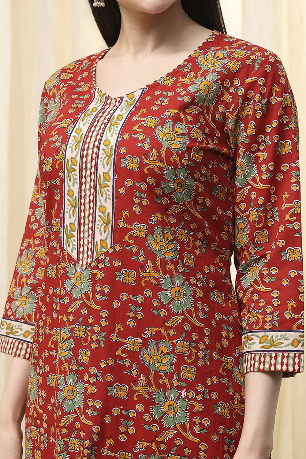 Red Cotton Screen Print Unstitched Suit Set image number 2