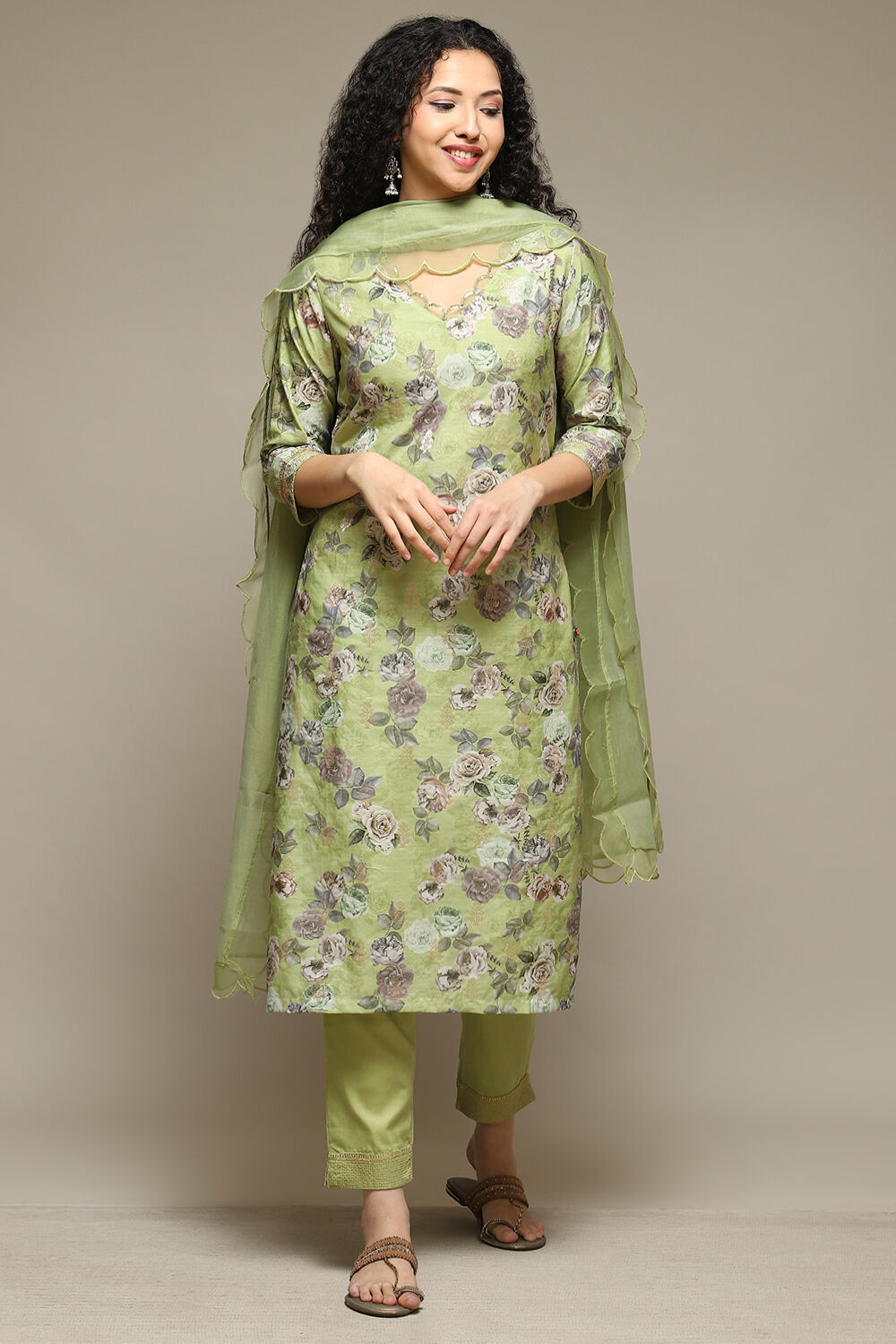 Green Cotton Blend Floral Straight Suit Set image number 7
