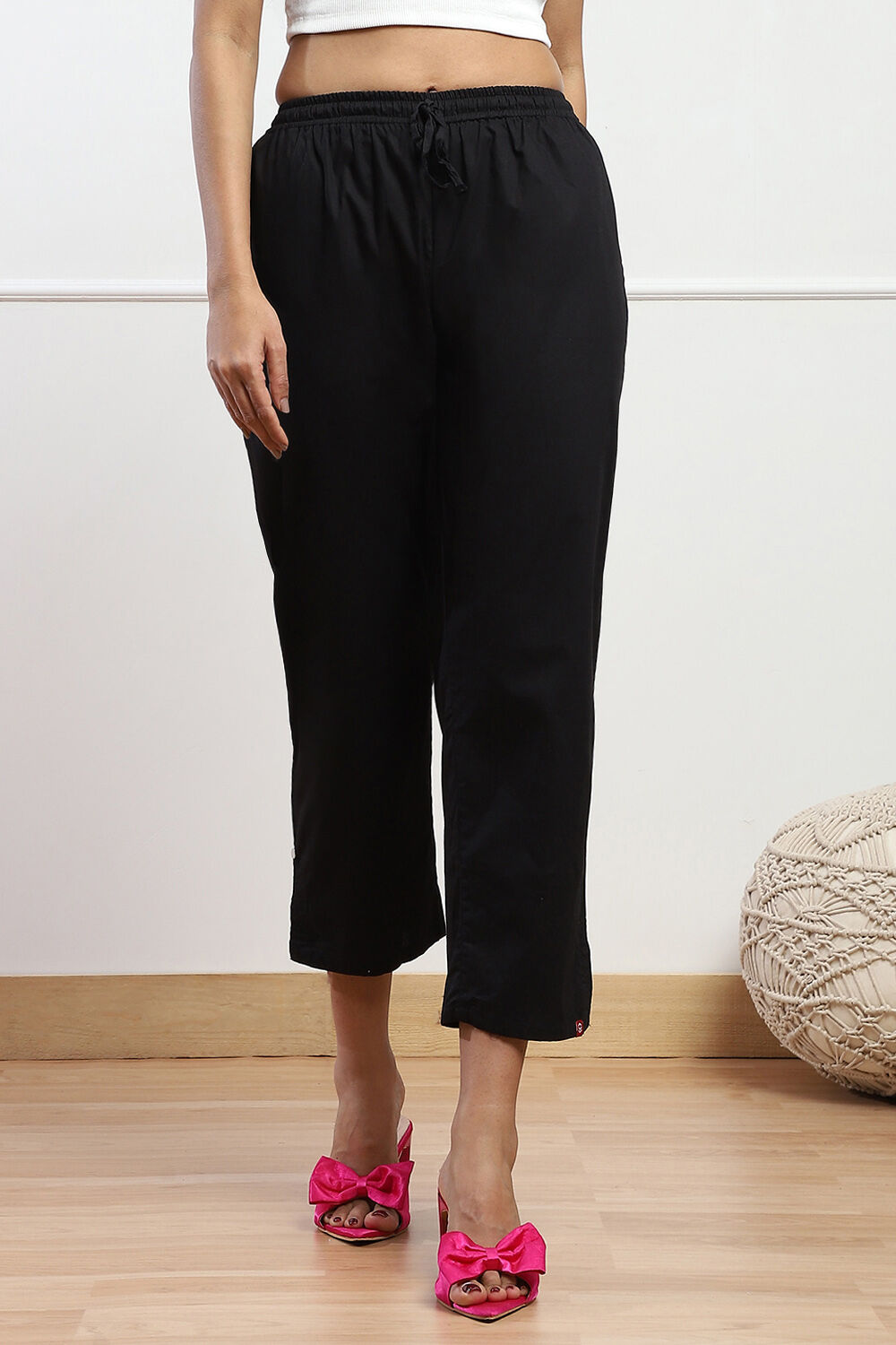 Black Cotton Solid Pants image number 5