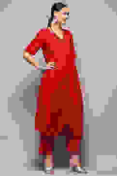 Burgundy Asymmetric Solid Kurta Set image number 7