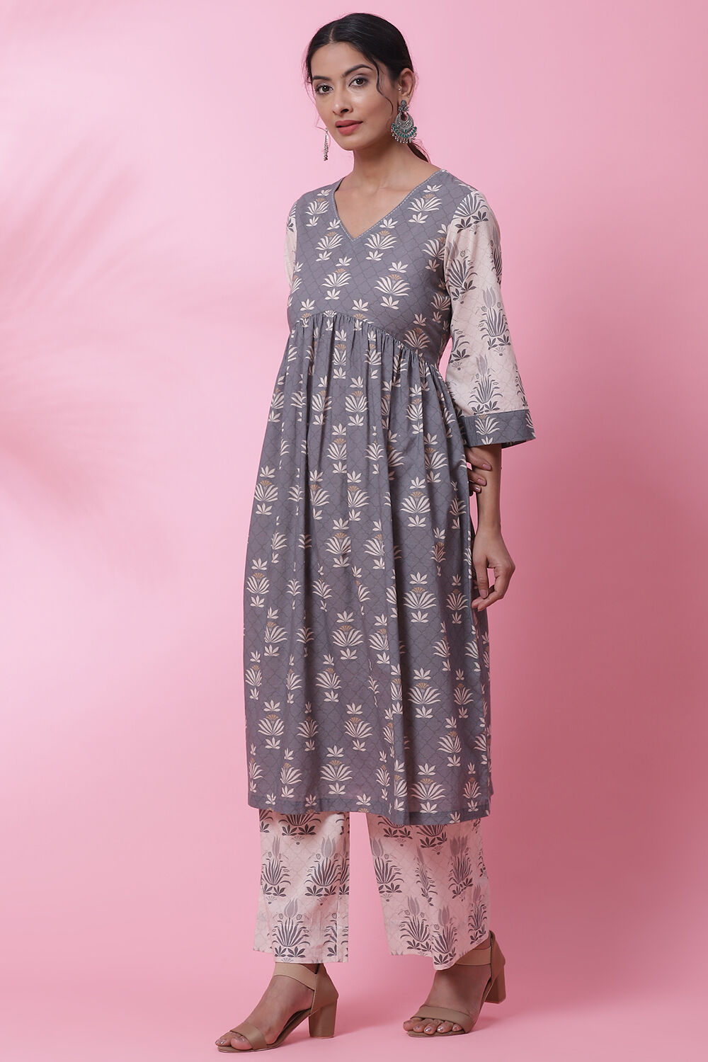 Peach Cotton Flared Kurta Set image number 5