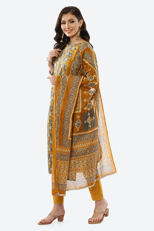 Yellow Cotton Unstitched Suit Set image number 6