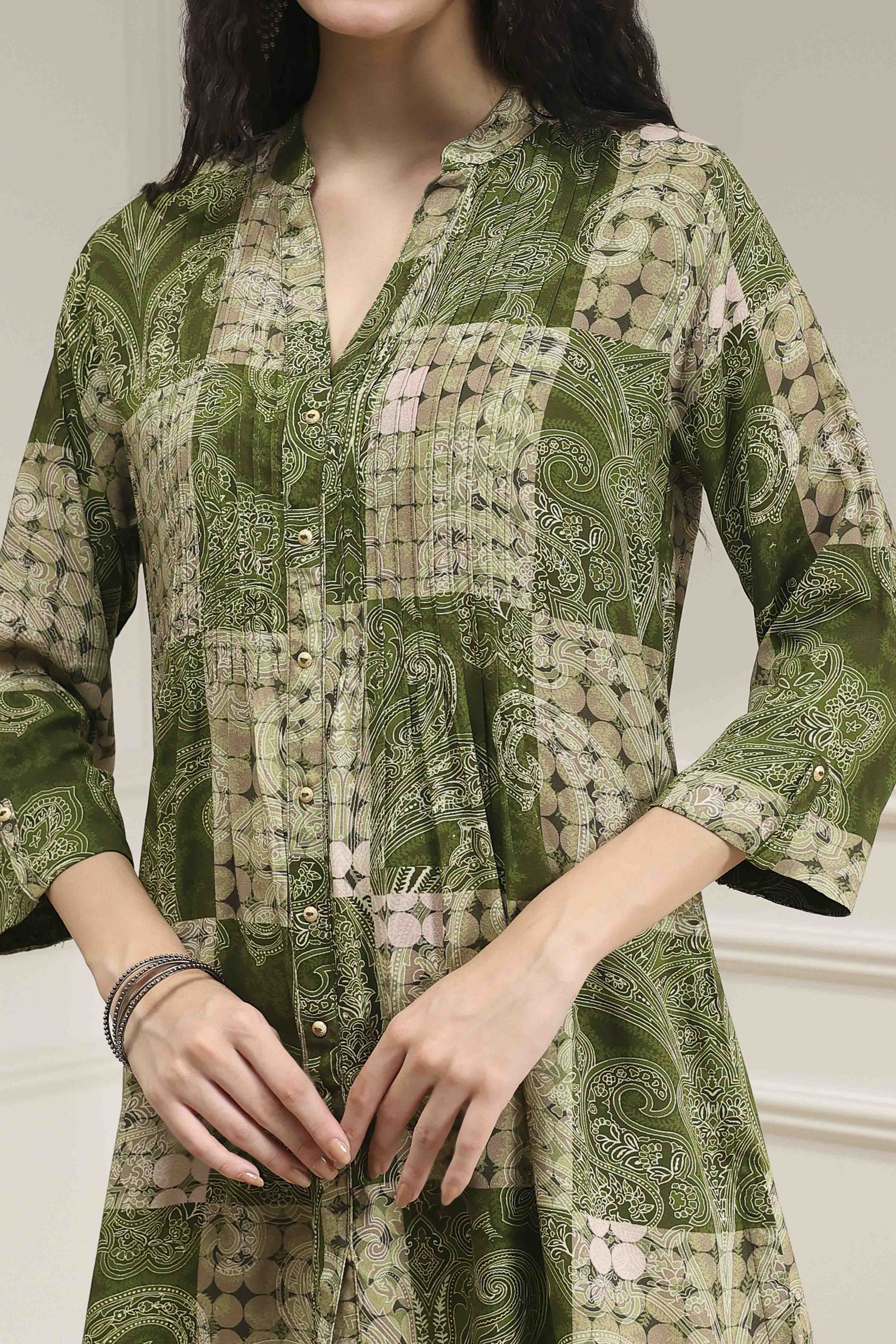 Olive Green Pleated Straight Short Kurta image number 1