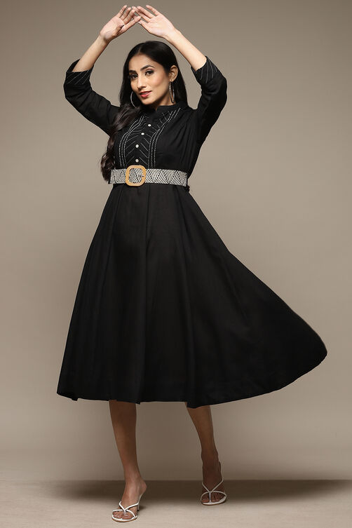 Black Rayon Straight Dress image number 3