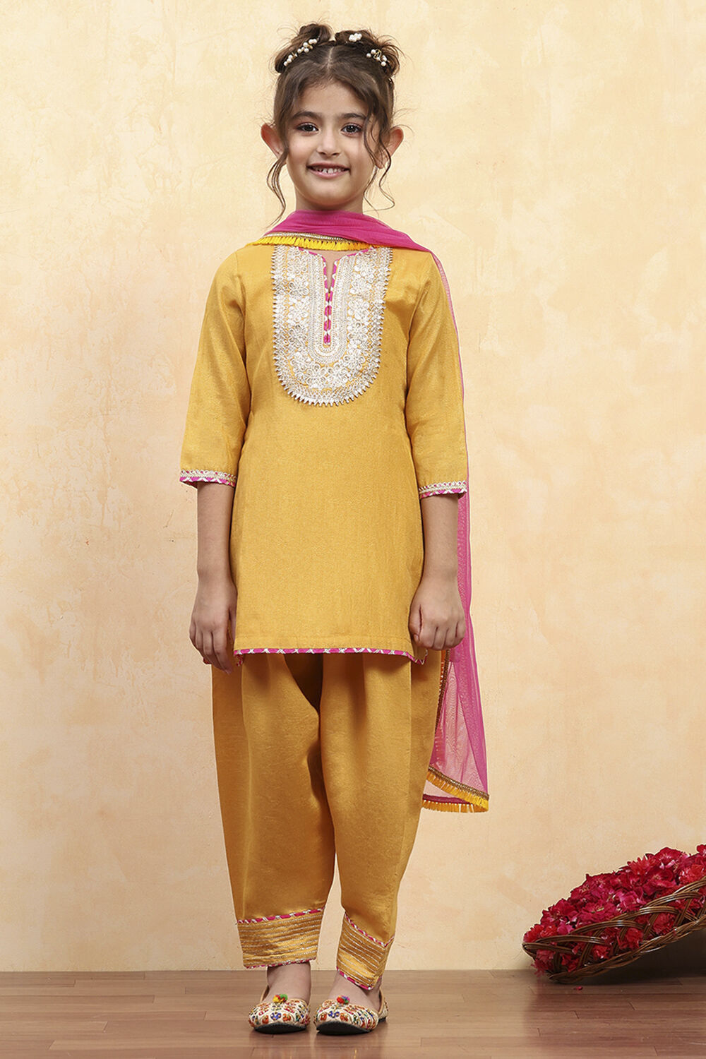 Yellow Cotton Dyed Straight Suit Set image number 6