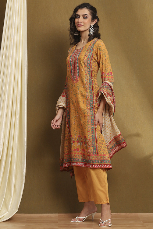 Moss Green Cotton Floral Printed Straight Suit Set image number 3