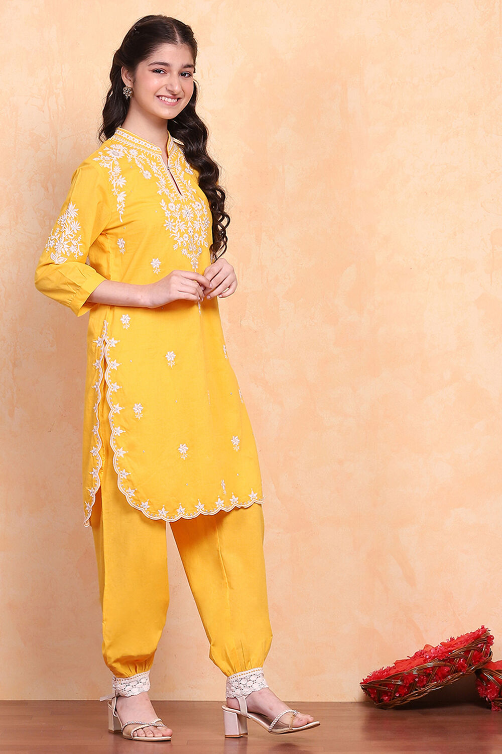 Yellow Cotton Embroidered Straight Kurta Set image number 3