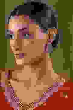 Red Alloy Chaandbali image number 3