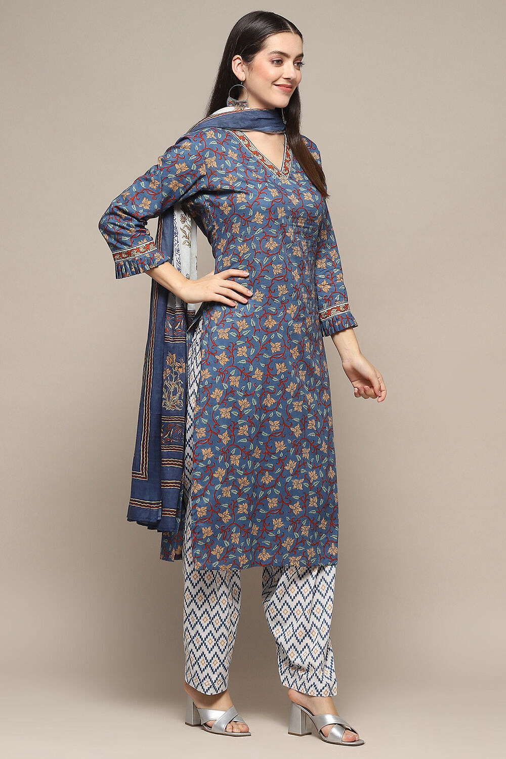 Green Cotton Unstitched Suit set image number 7