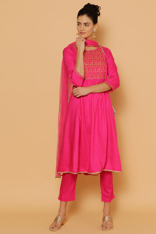 Pink Rayon Kalidar Kurta Slim Pant Suit Set image number 3