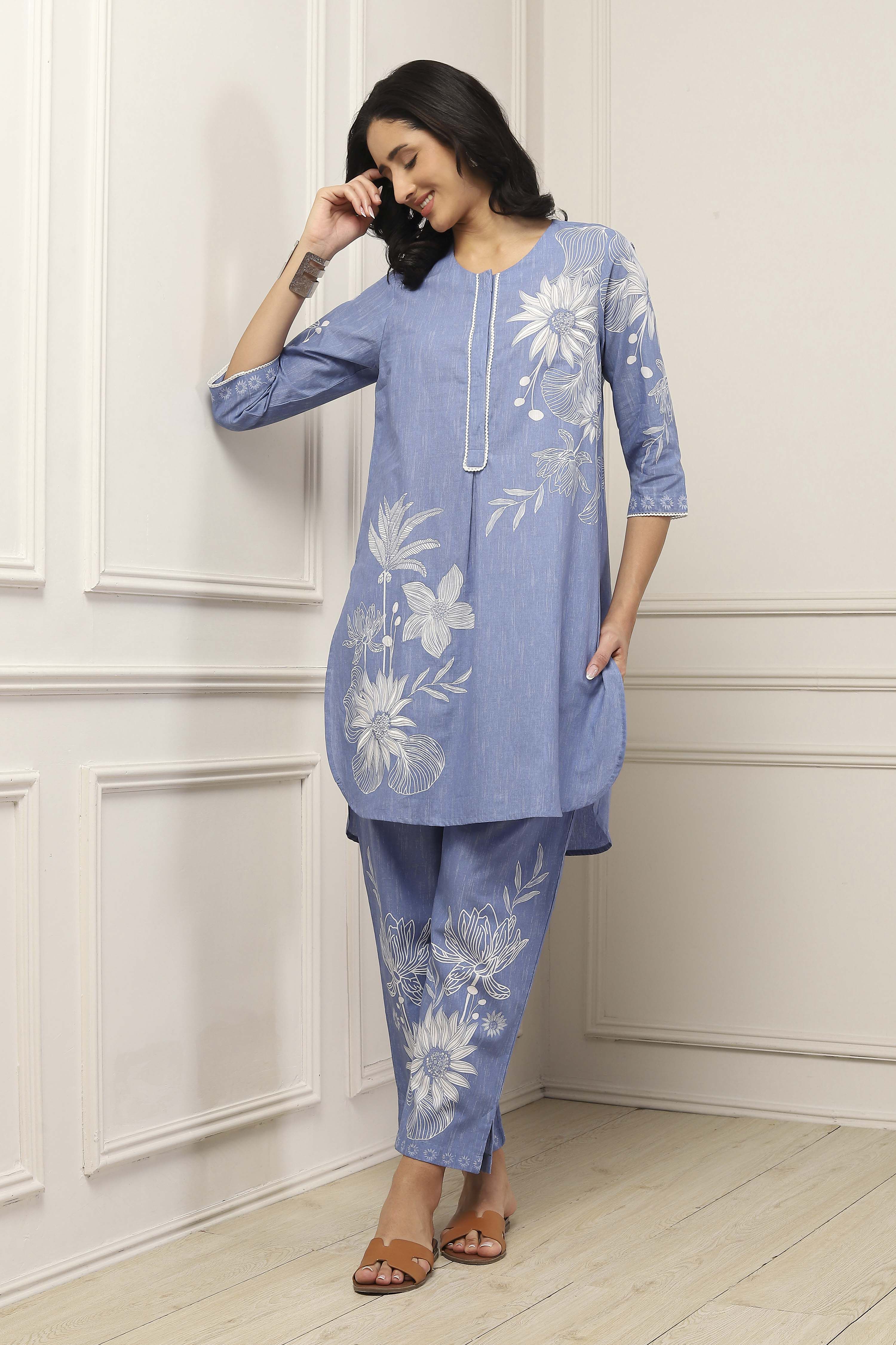 Blue Cotton Floral Printed Straight Suit Set image number 0