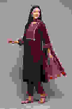 Burgandy LIVA Gathered Solid Kurta Slim Pant Suit Set image number 3