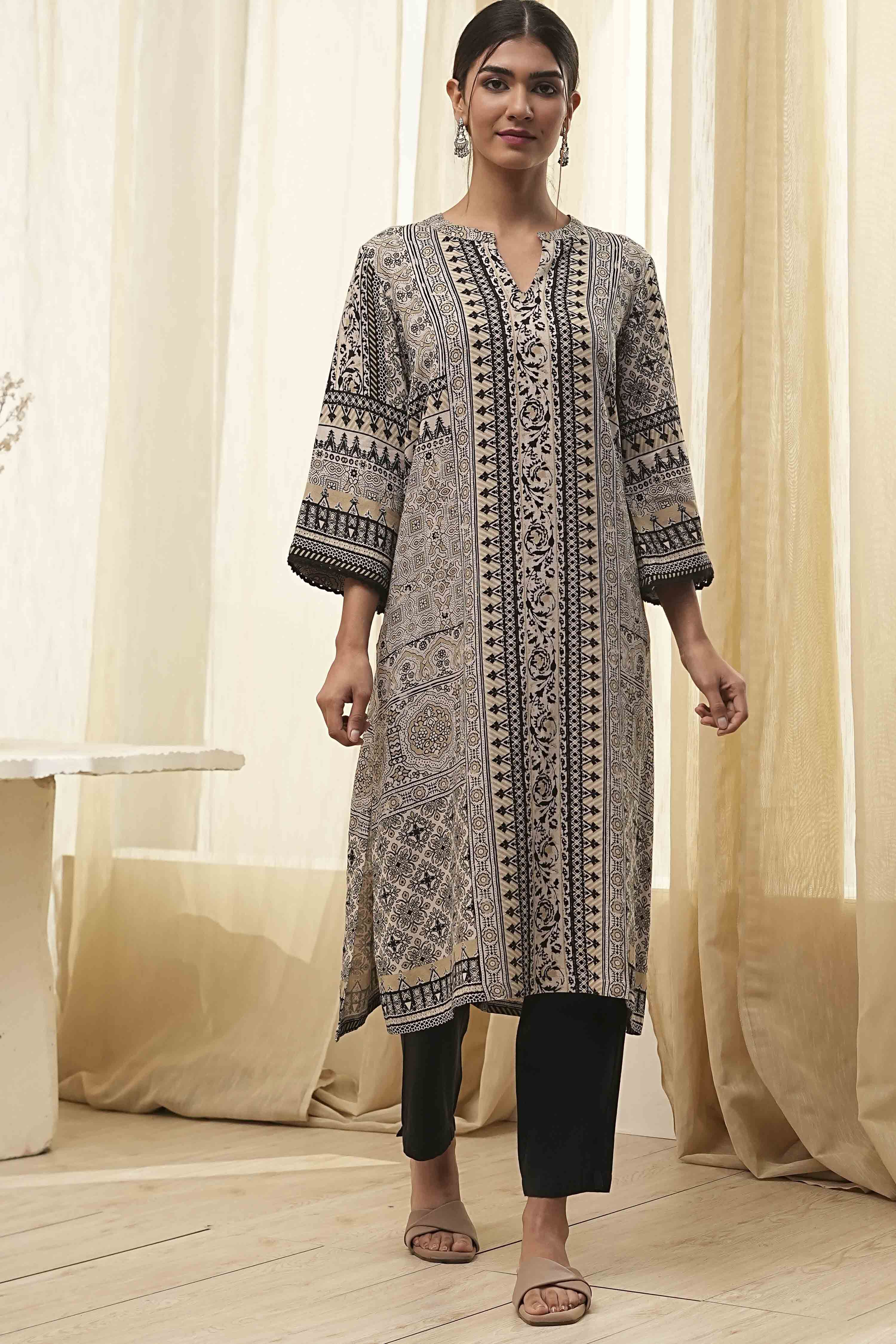 Ecru and Black Printed Straight Kurta image number 5