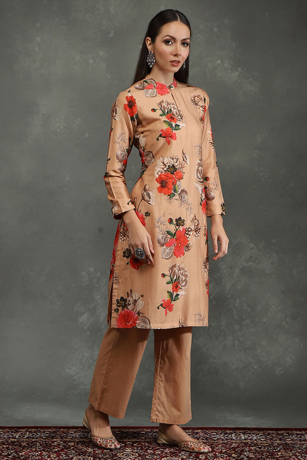 Peach-Toned Silk Chanderi Floral Printed Straight Kurta Set image number 5