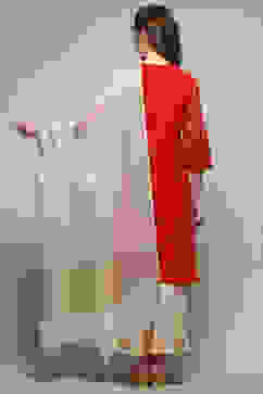 Cream & Gold-Toned Yard-Dyed Dupatta image number 3