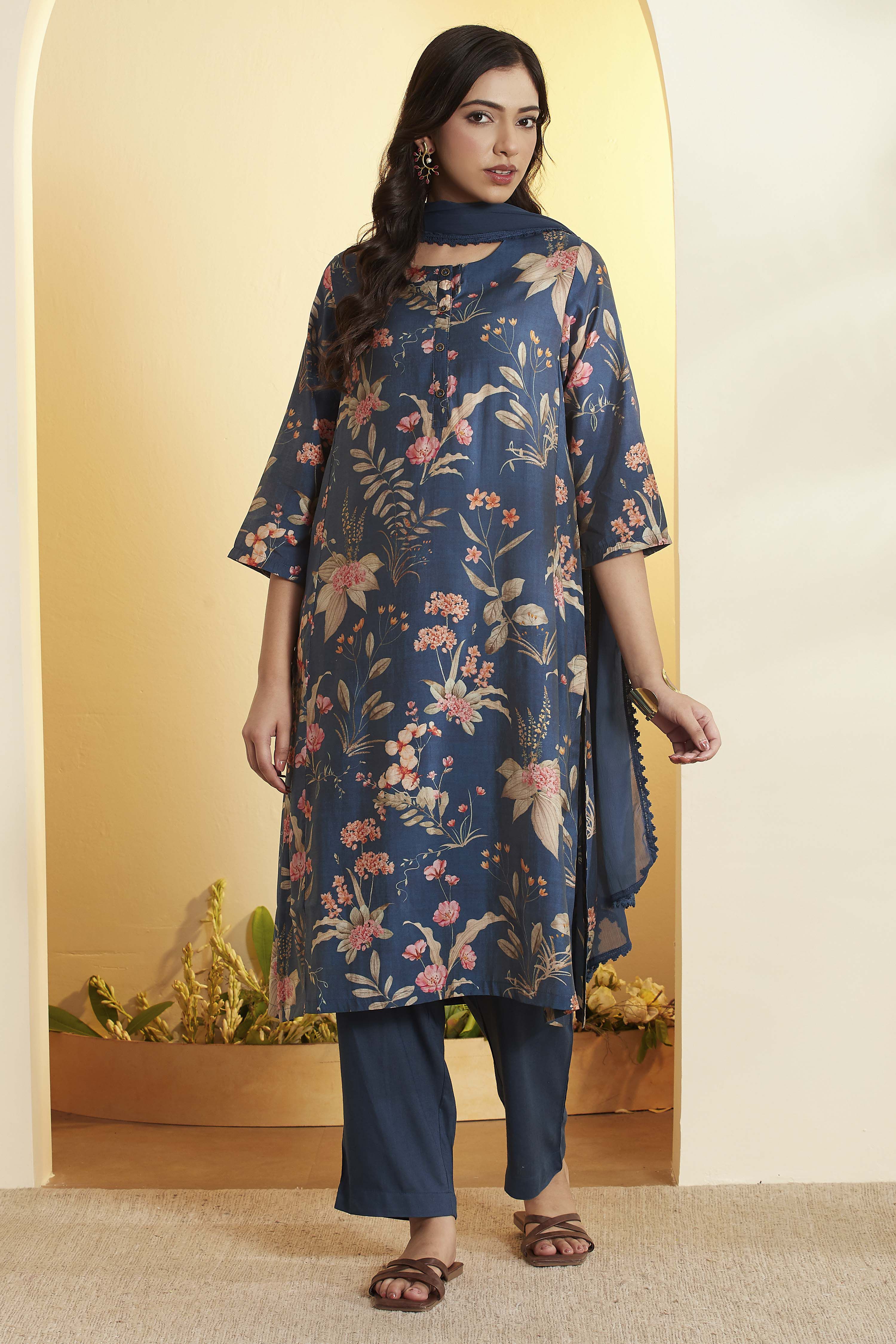 Blue Viscose Blend Straight Suit Set image number 6