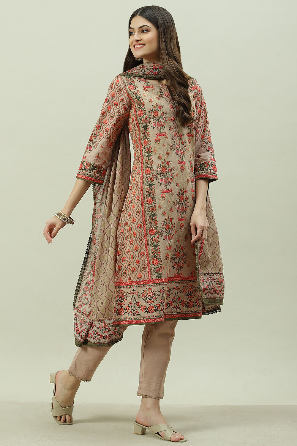 Pink Cotton Straight Kurta Slim Pant Suit Set image number 5