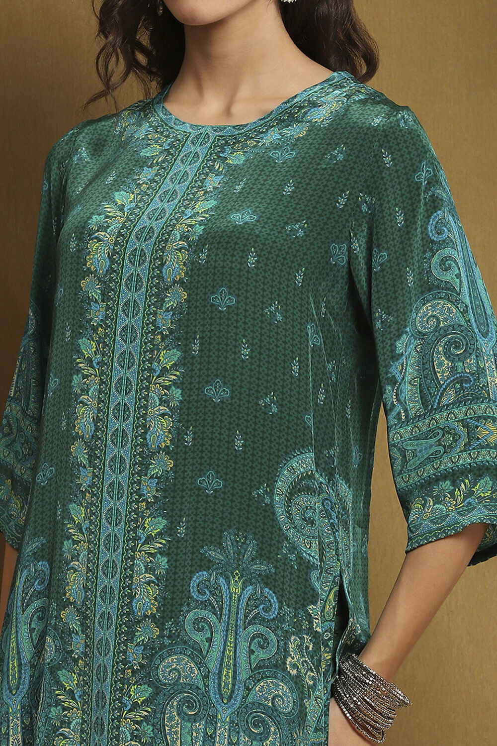 Green Crepe Printed Straight Kurta Set image number 1