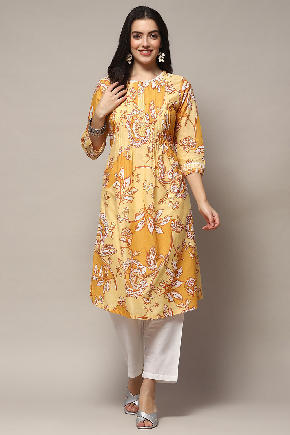 Yellow Cotton Straight Kurta image number 5
