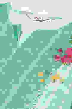 Green LIVA Straight Printed Kurta image number 1