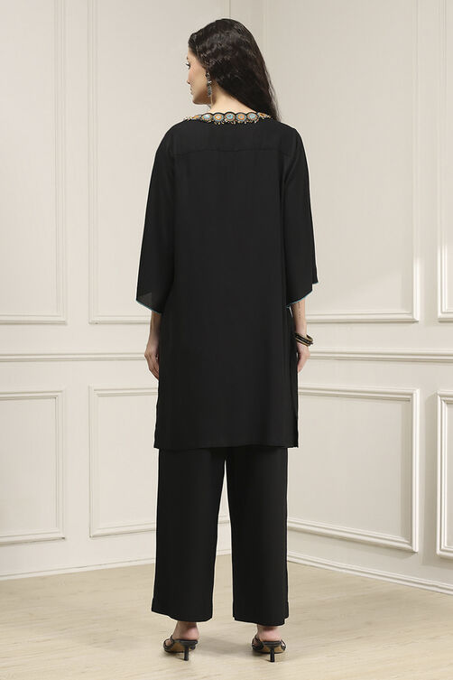 Black Solid Relaxed Straight Suit Set image number 4