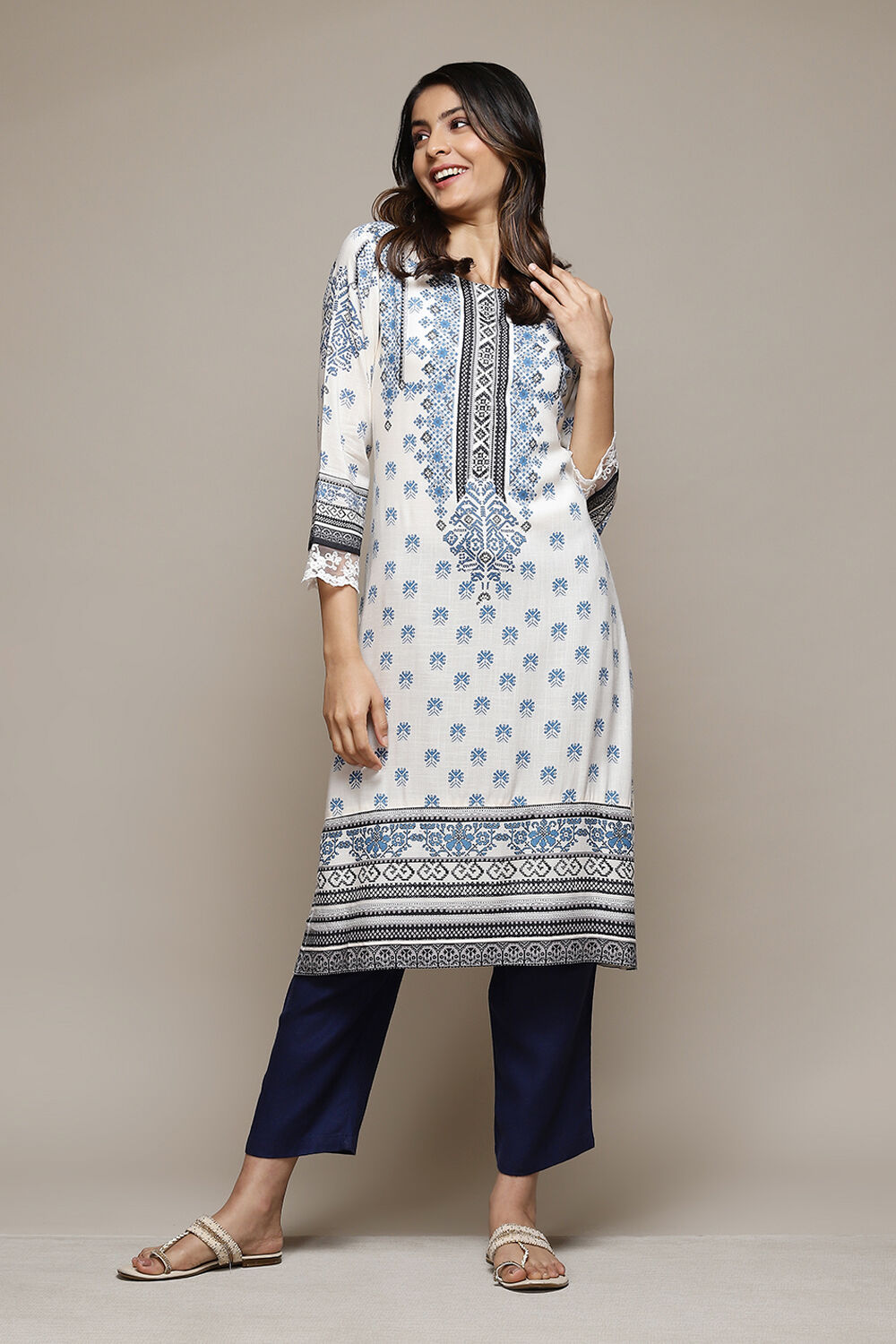 Blue LIVA Straight Printed Kurta image number 0