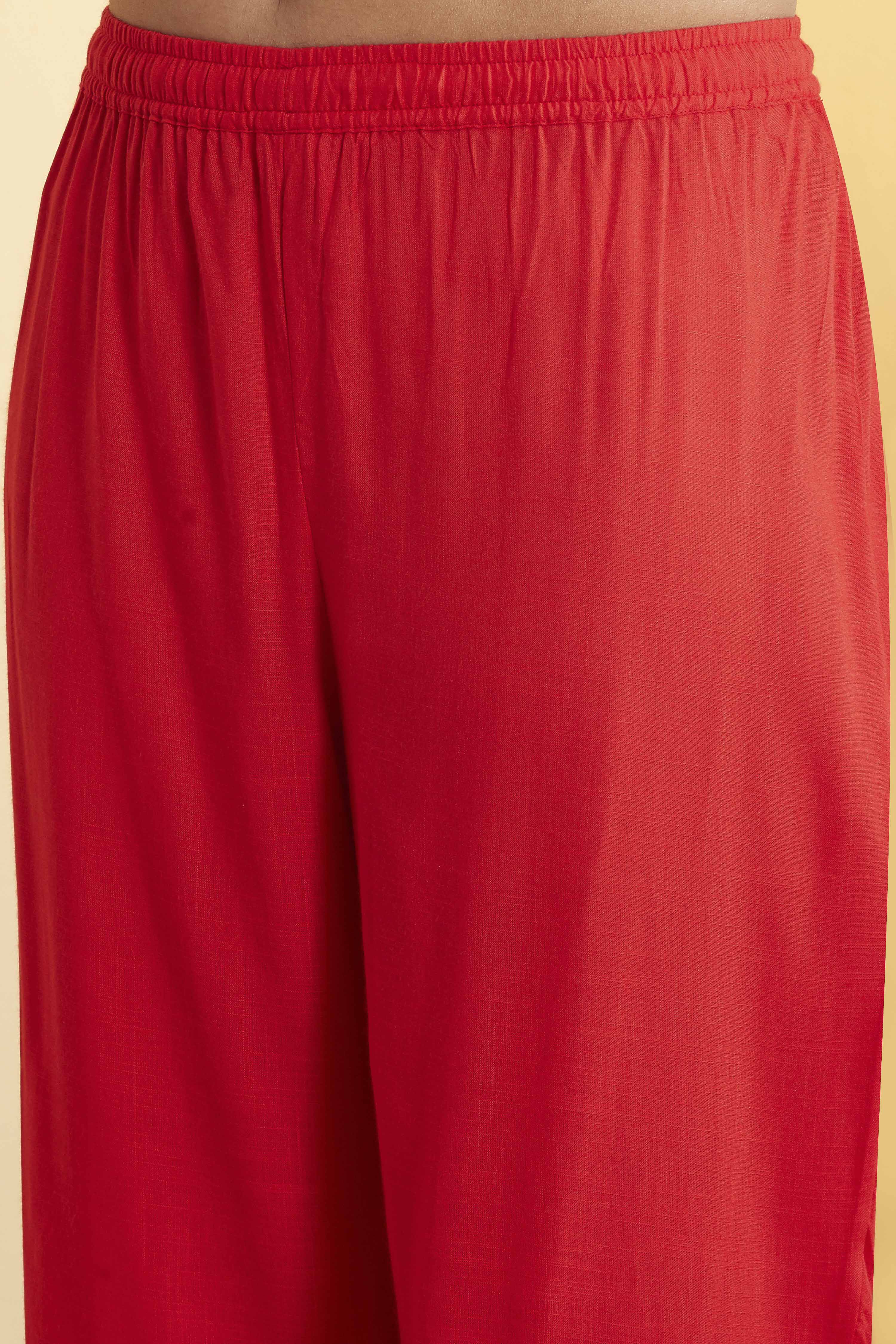 Red Floral Straight Viscose Blend Kurta Set image number 2