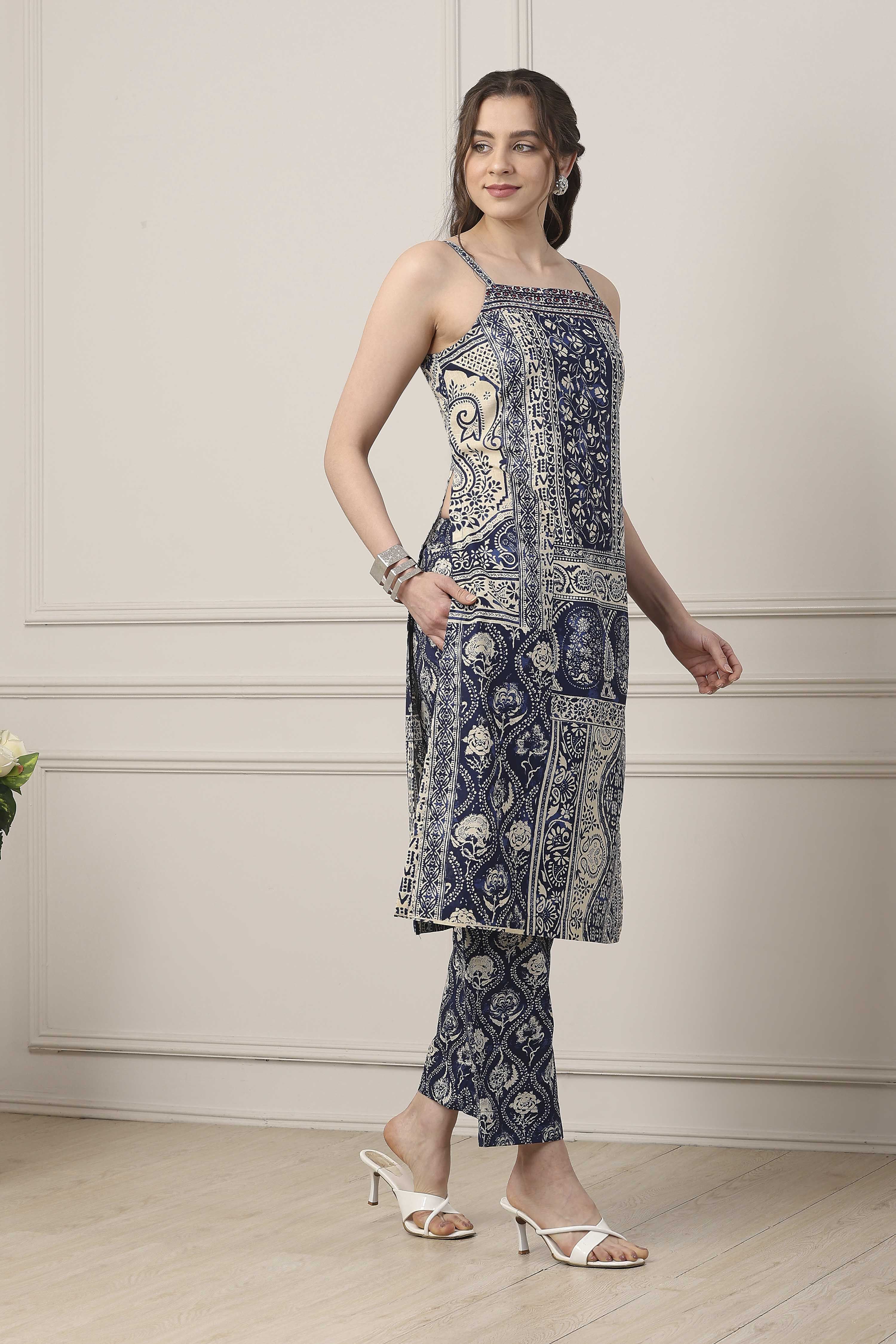 Blue Cotton Panelled Ethnic Motif Printed Straight Suit Set image number 5