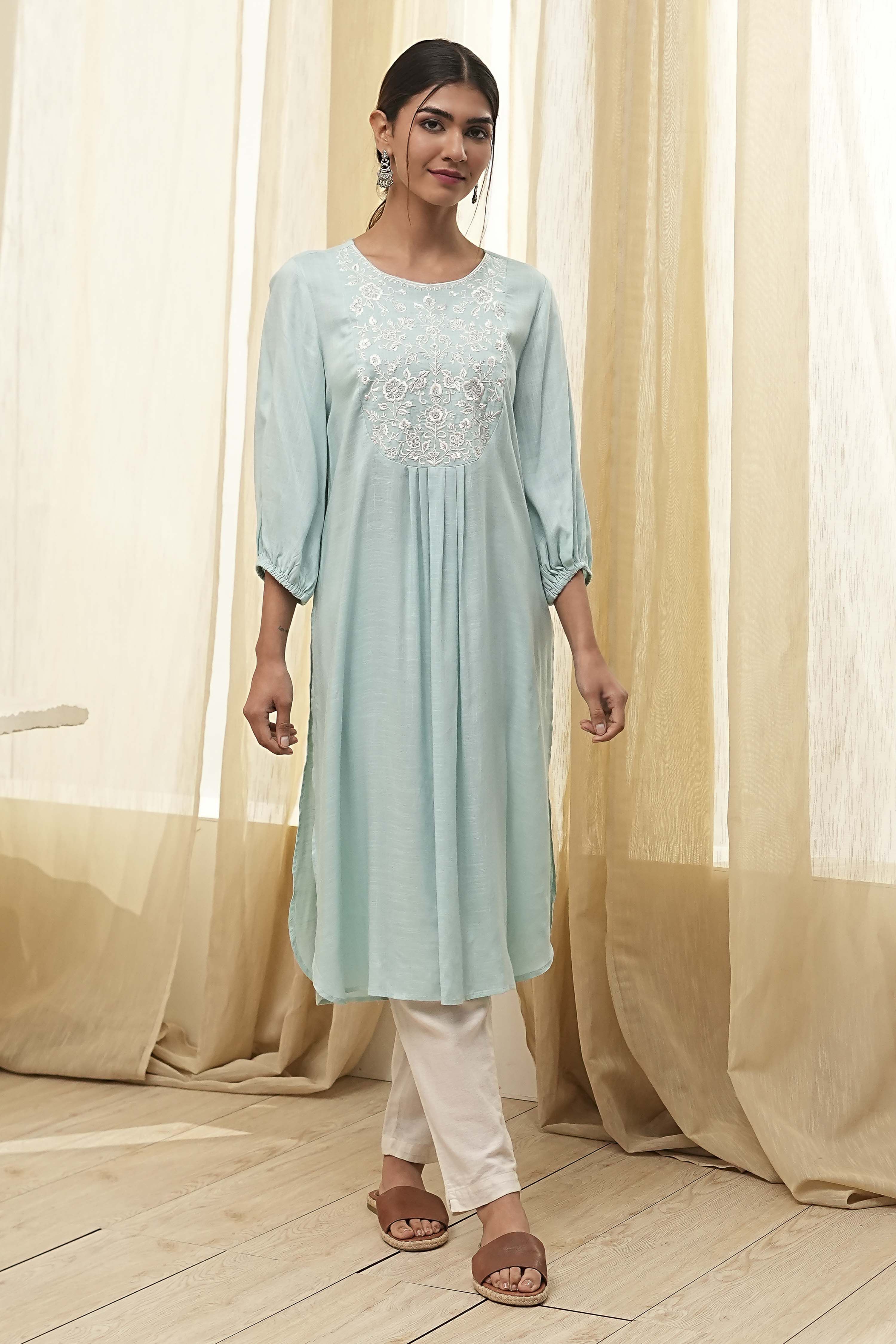 Aqua Solid Gathered Straight Kurta image number 5