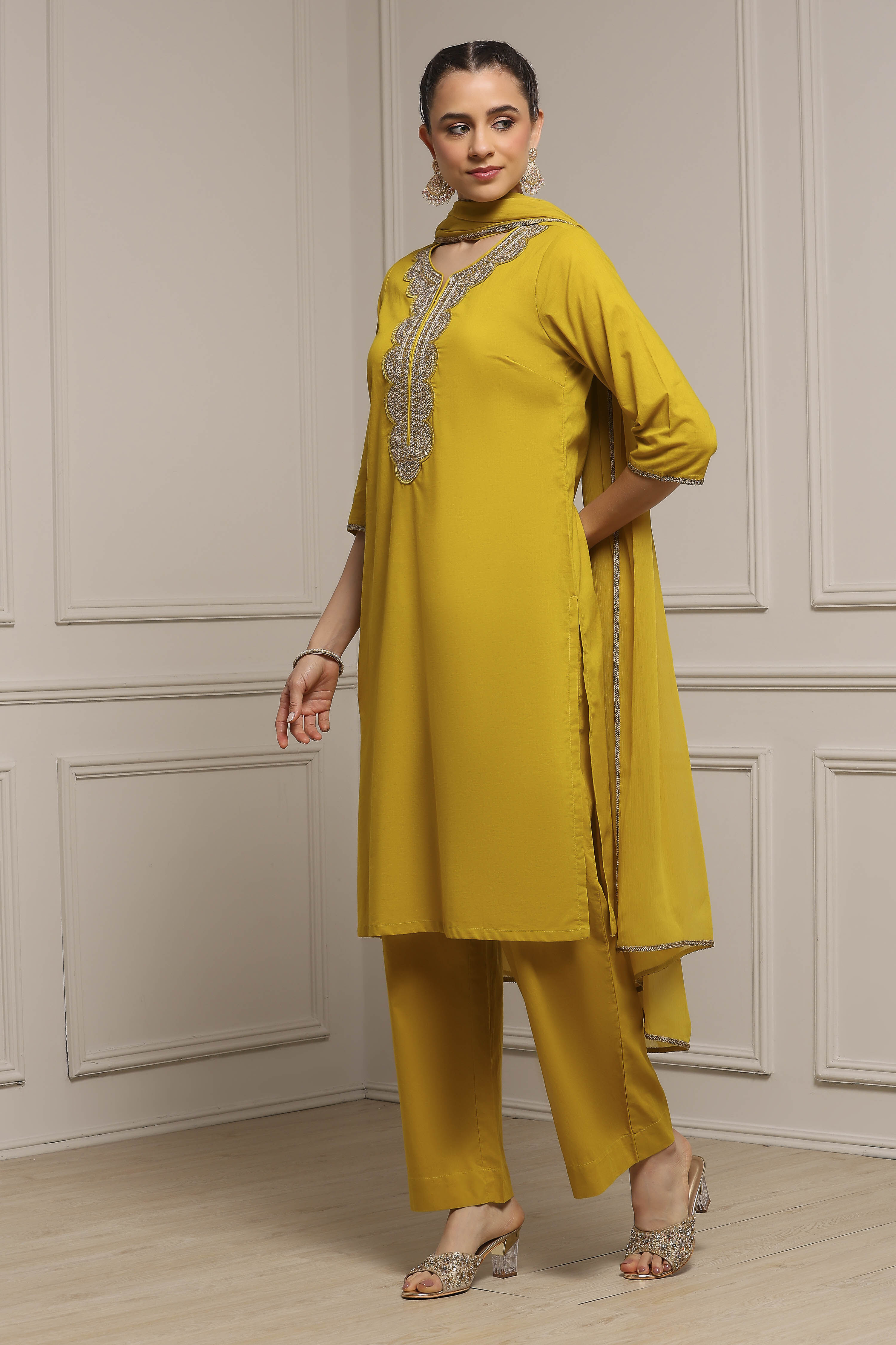 Yellow Cotton Solid Straight Suit Set image number 3