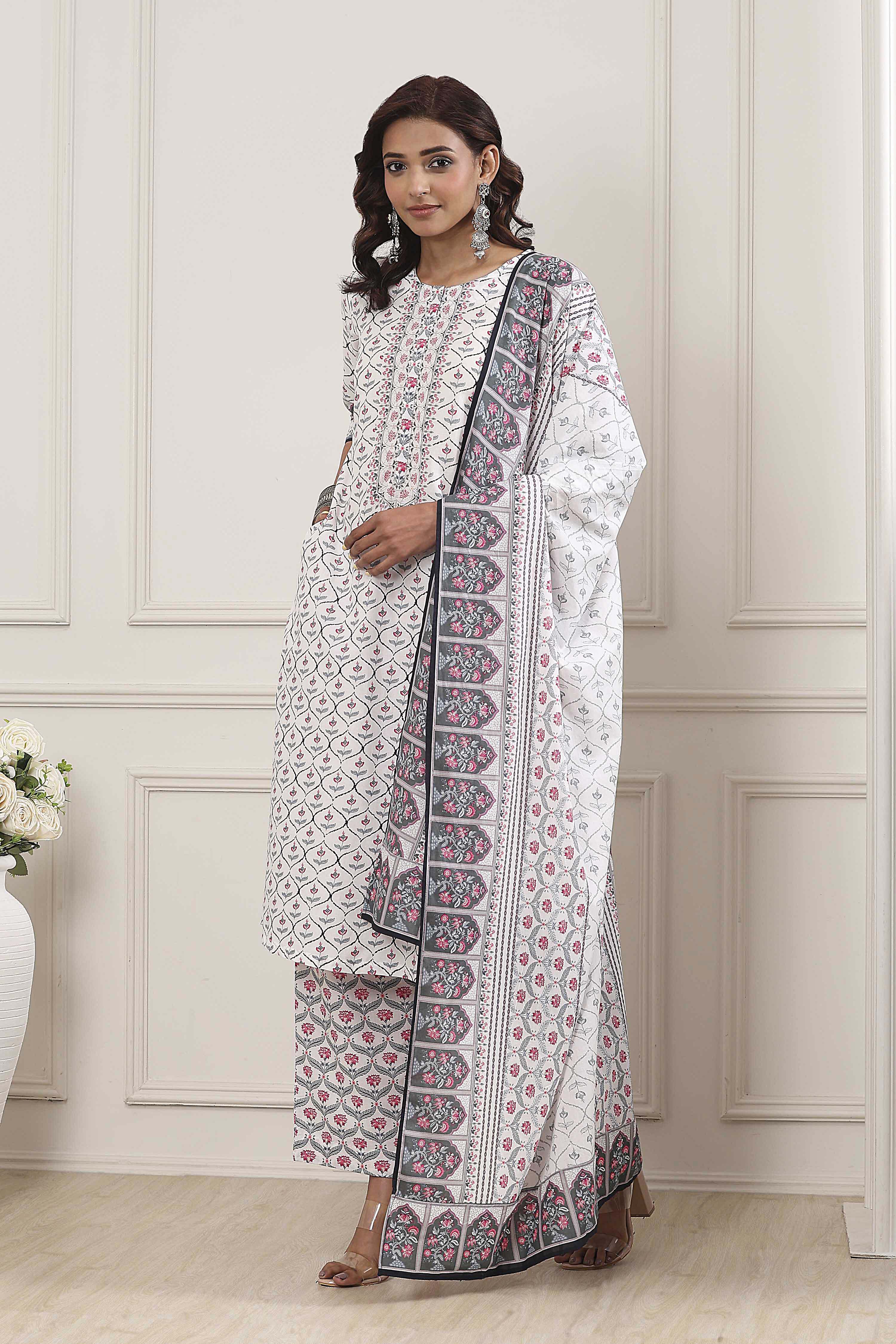 Grey Cotton Printed Straight Suit Set image number 3