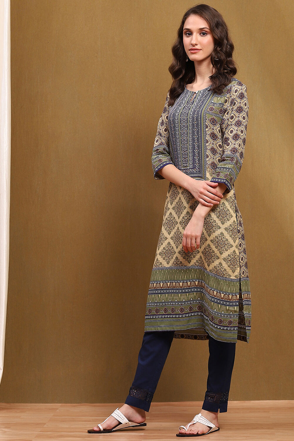 Brown Ethnic Motifs Printed Straight Kurta image number 2