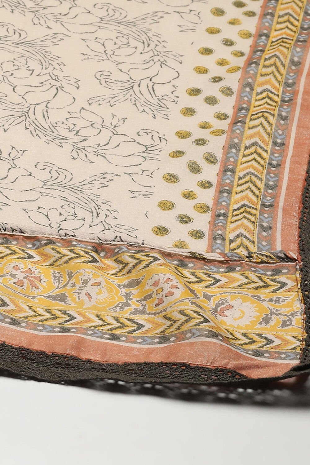 Red Cotton Blend Straight Printed Kurta Narrow Palazzo Suit Set image number 3