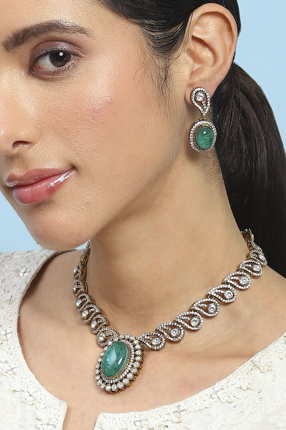 Green Brass Necklace Set image number 1