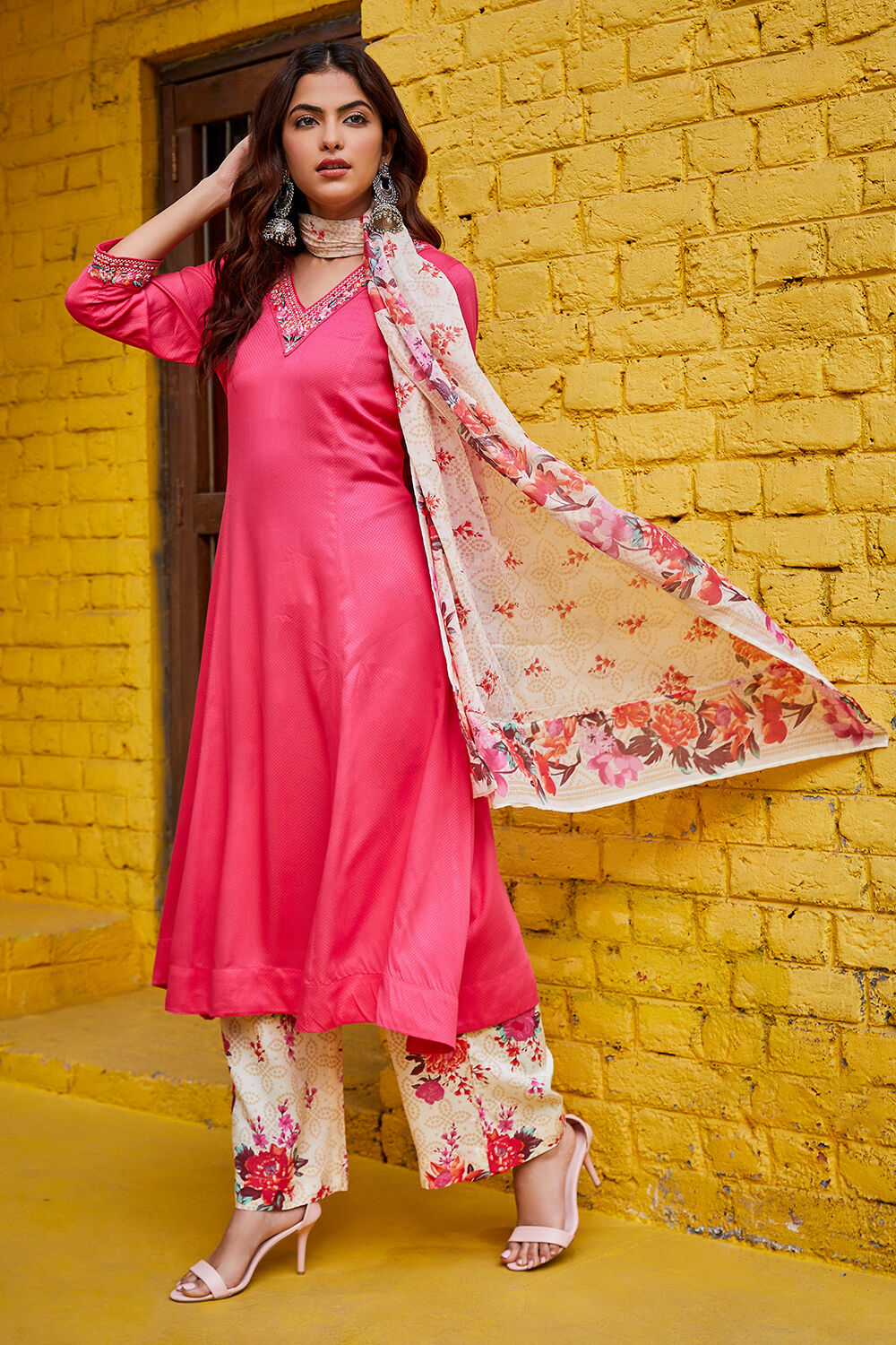 Fuschia Rayon Straight Suit Set image number 7