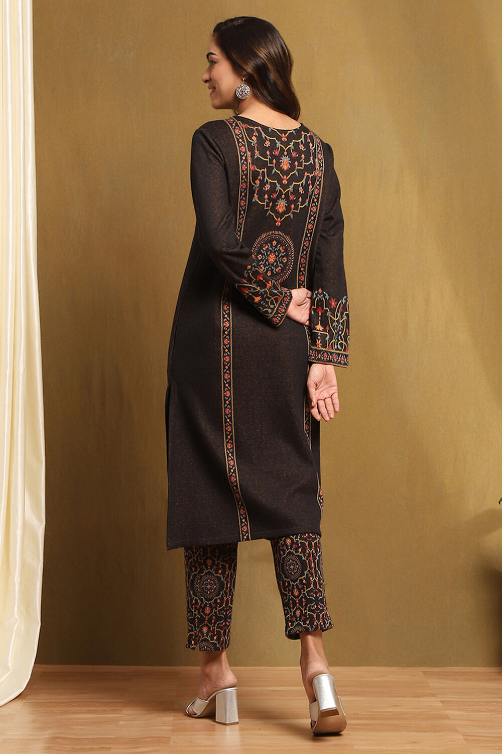 Black Jacquard Printed Straight Winter wear Kurta Set image number 4