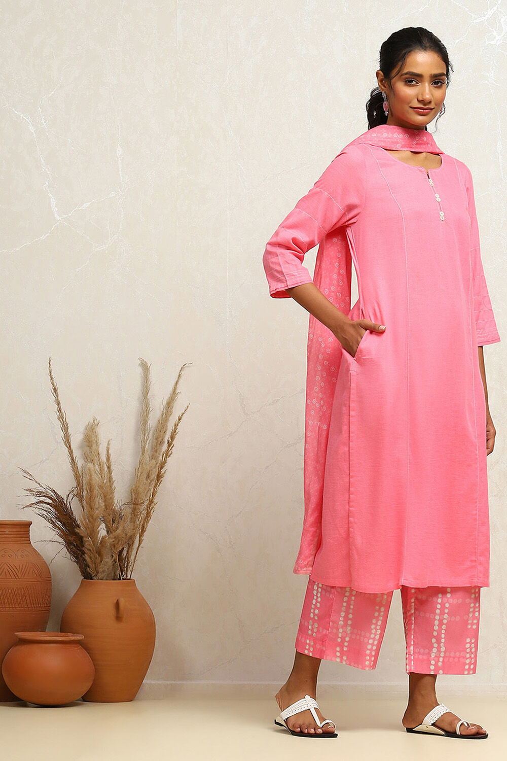 Pink Cotton Solid Straight Suit Set image number 5