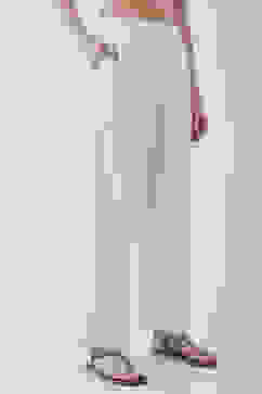 Off-White Solid Straight Palazzos image number 3