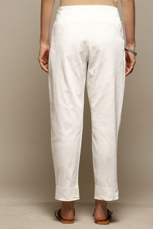 Off White Cotton Relaxed Pants image number 4