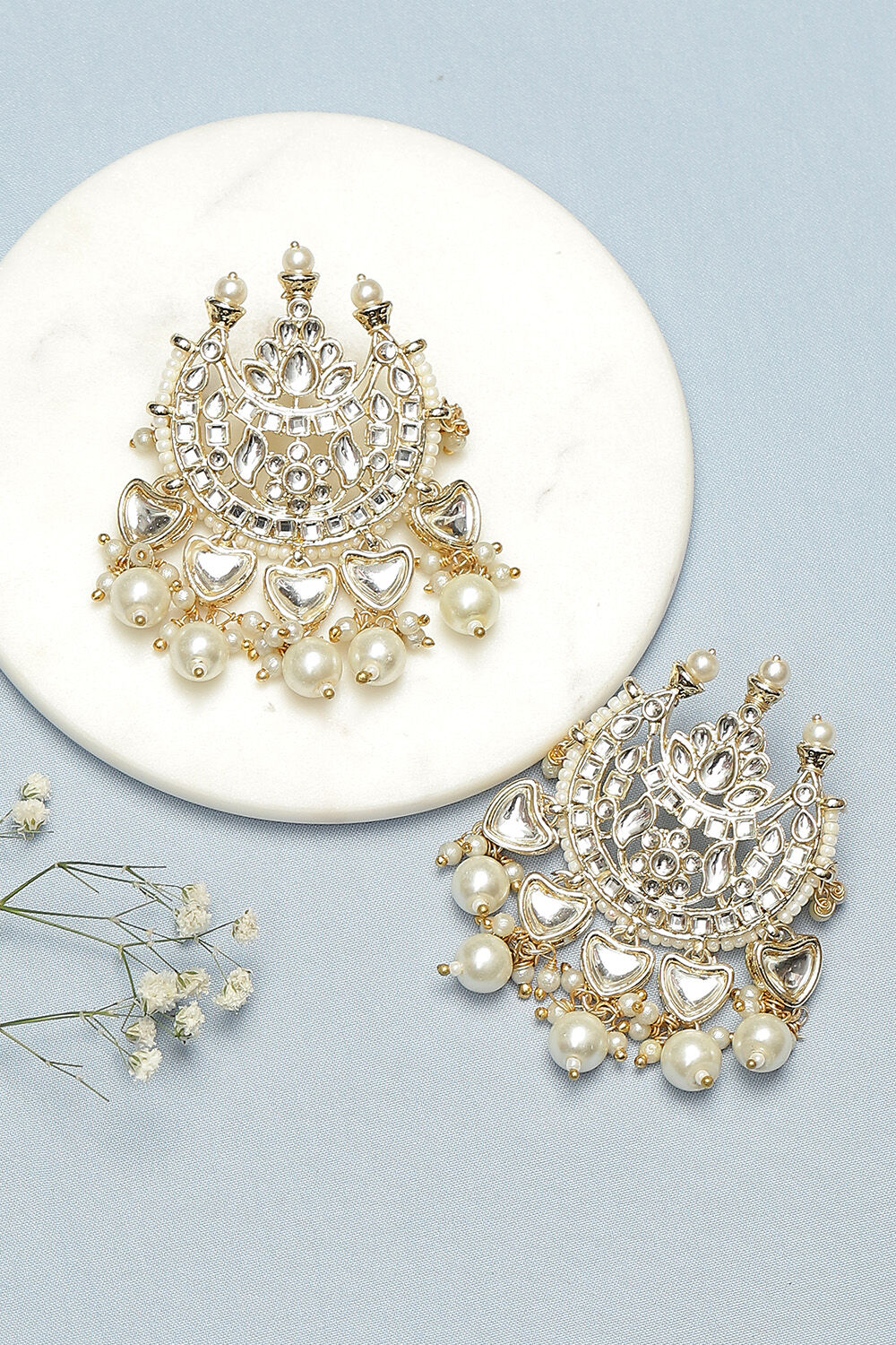 Pearl Alloy Earrings image number 0