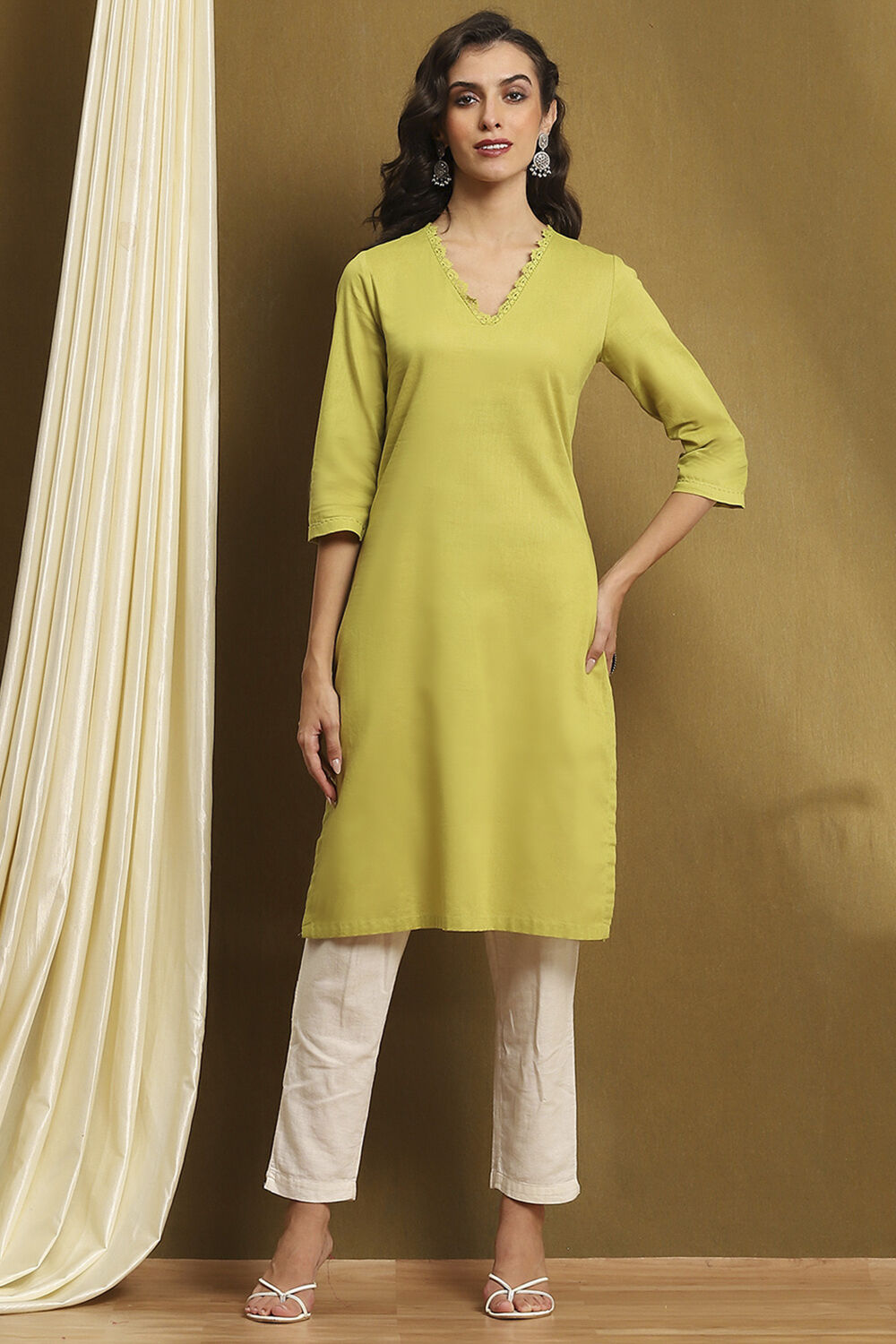 Green Cotton Blend Solid Straight Kurta image number 5