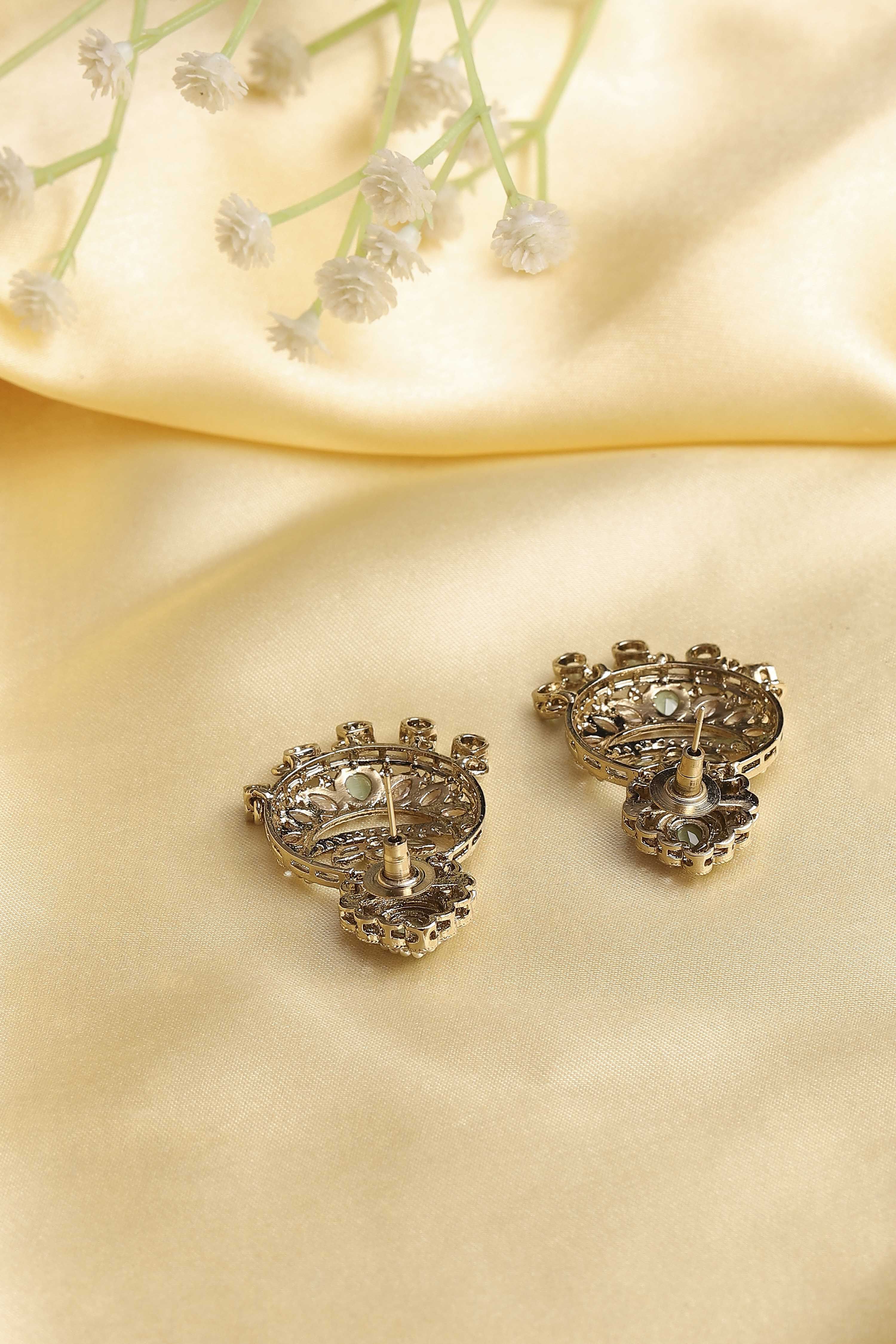 Mint Green Pearl Earrings image number 2