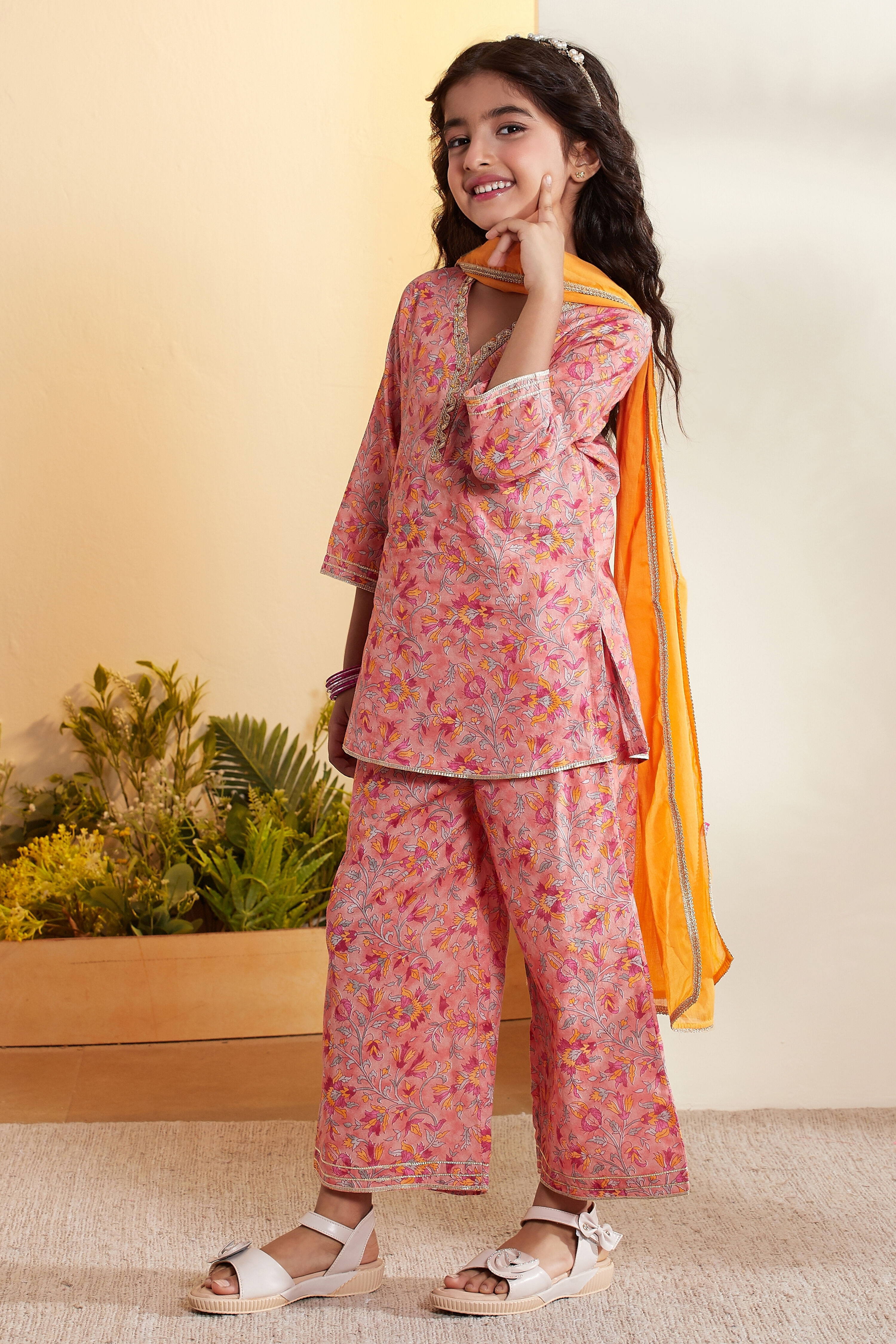 Peach Floral Printed Cotton Straight Kurta Set image number 3