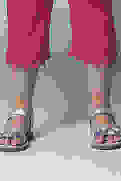 Pink Cotton Blend Capris image number 6