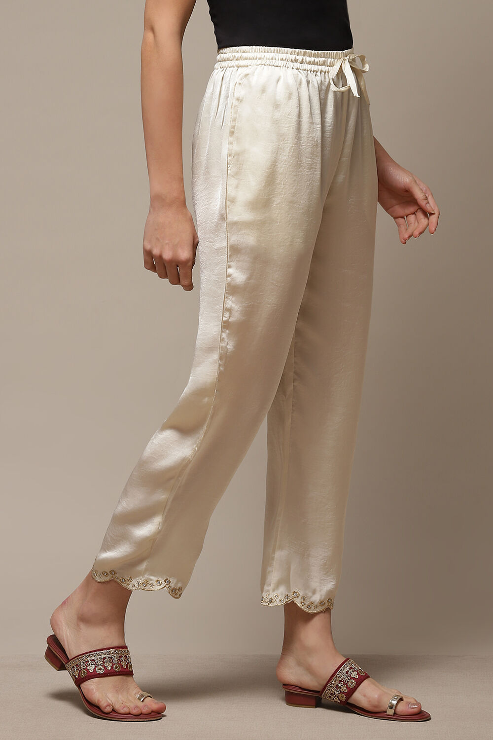 Off White Art Silk Solid Pants image number 4