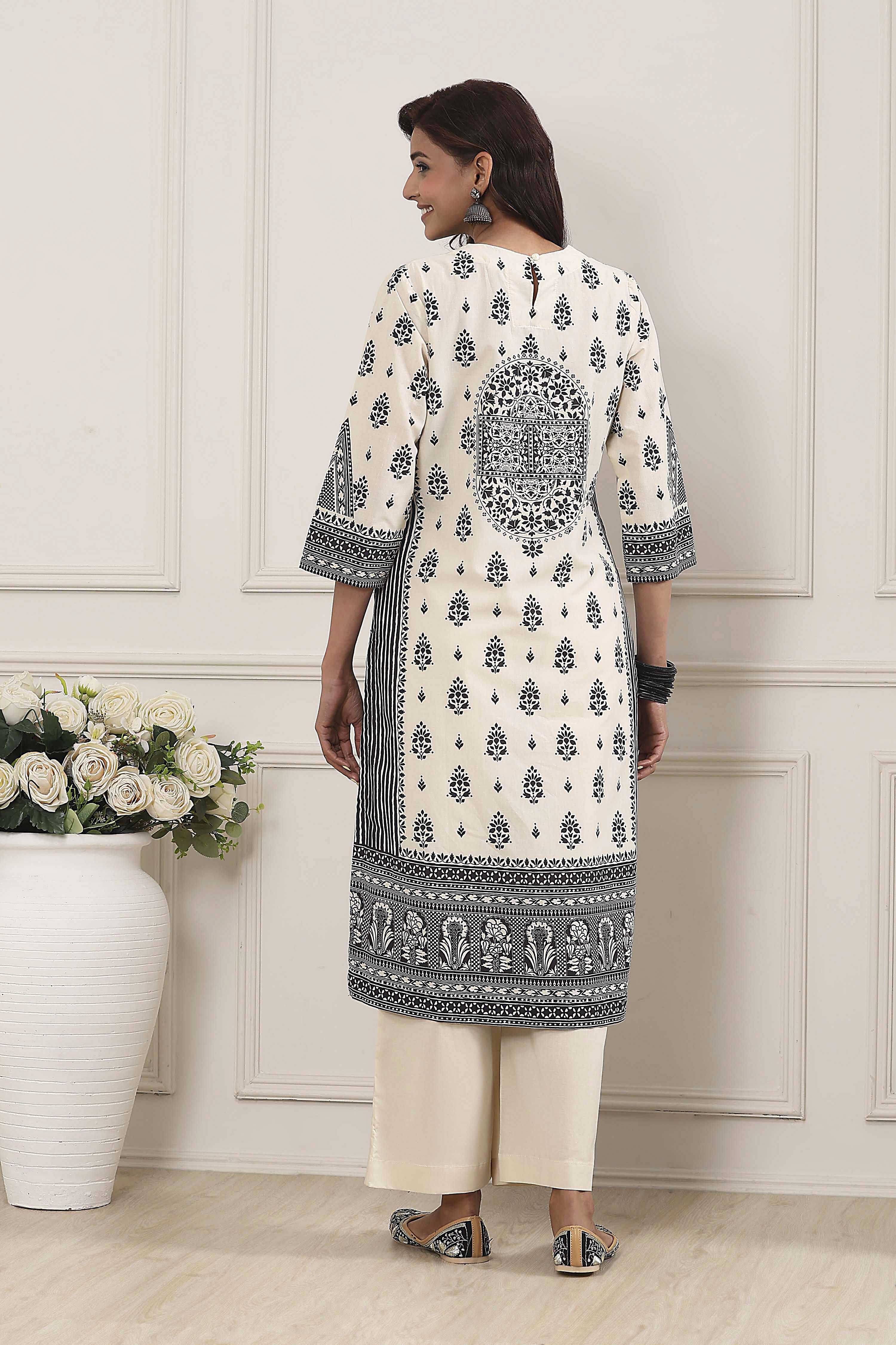 Black Cotton Printed Straight Suit Set image number 4