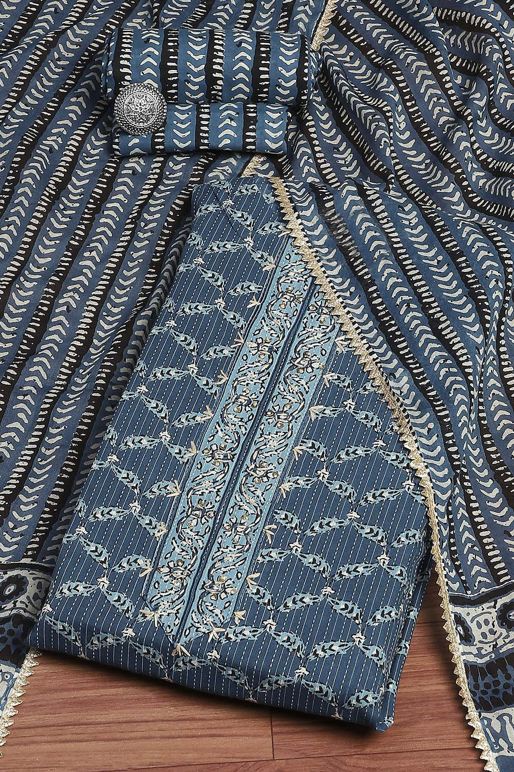 Green Cotton Printed Unstitched Suit Set image number 0